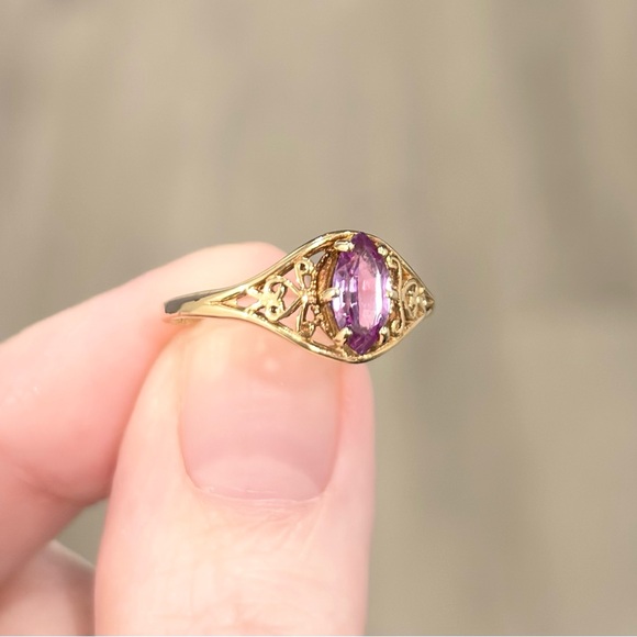 Vintage 10K Gold Lab Created Purple Sapphire Ring: Marquis Filigree Size 6.75 - Picture 4 of 12